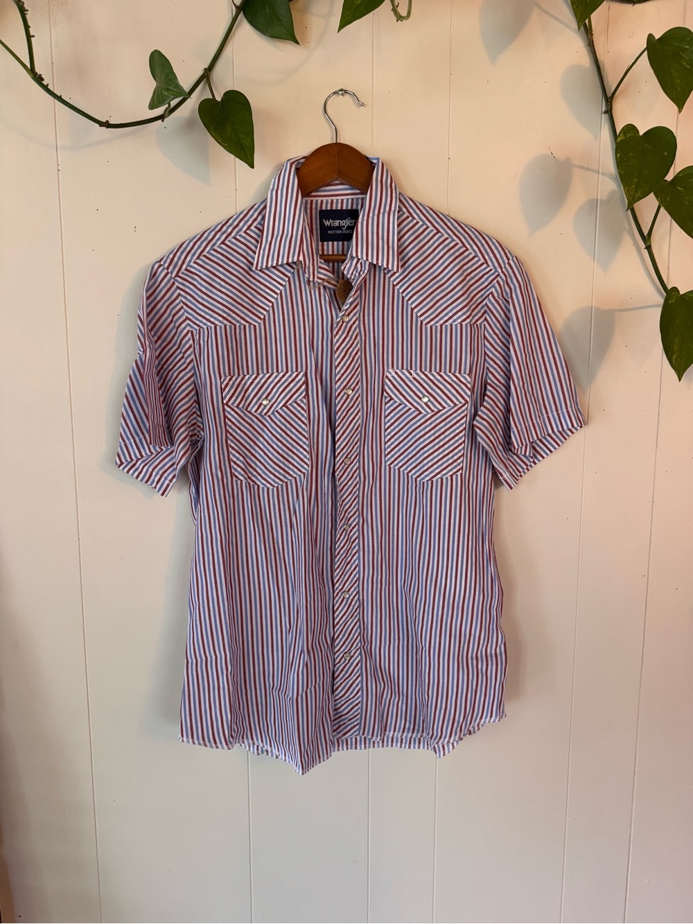 Wrangler Men’s Short Sleeve Blue & White Striped Button-Down Shirt